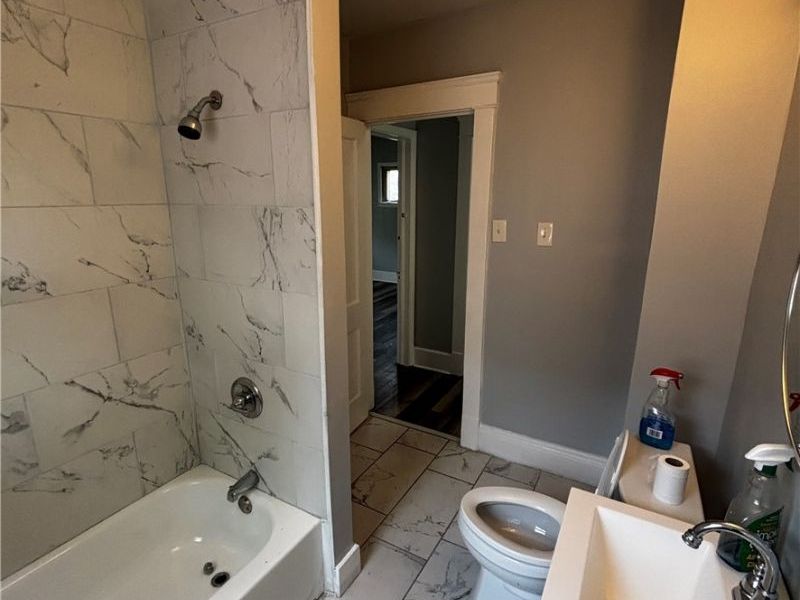 685 E 131st Street, Cleveland, OH 44108 Photo 25