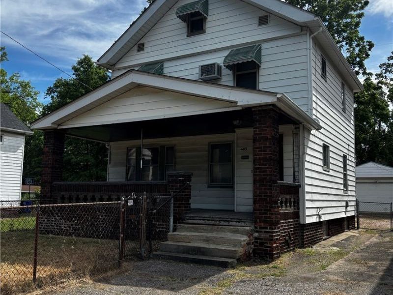 685 E 131st Street, Cleveland, OH 44108 Photo 4