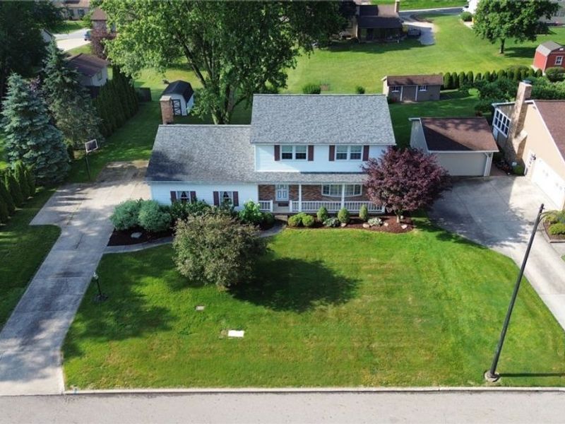 2379 Tanglewood Drive, Salem, OH 44460 Photo 2