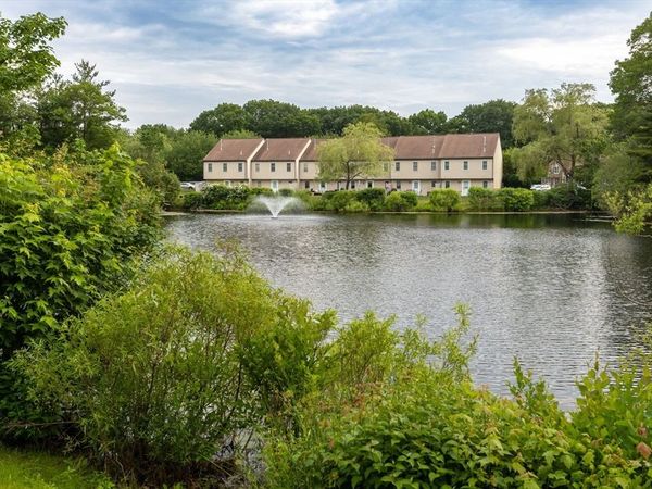 75 Willow Pond Drive, Unit 75, Rockland, MA 02370