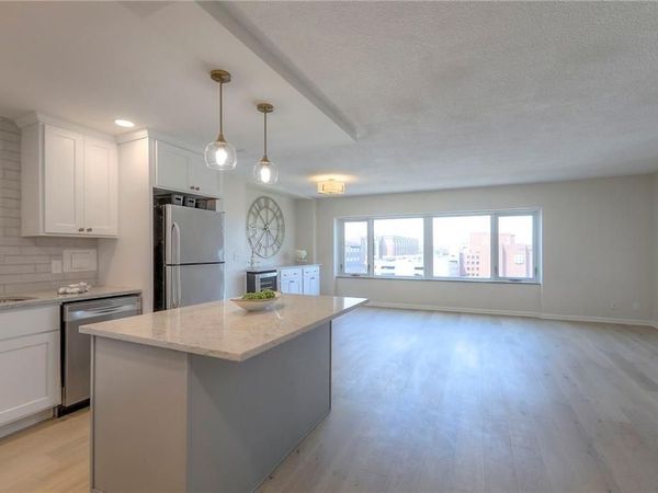 4545 Wornall Road, Unit 1009, Kansas City, MO 64111
