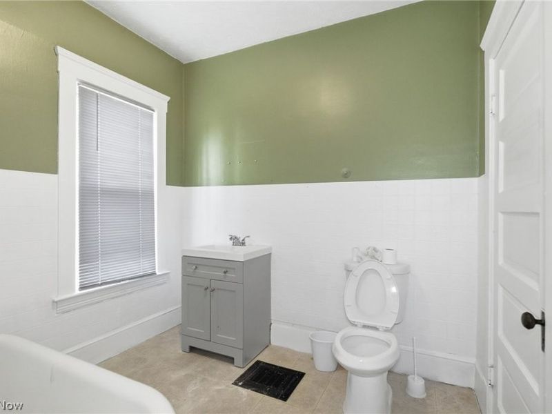 5906 Bower Avenue, Cleveland, OH 44127 Photo 11