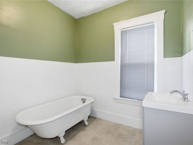 5906 Bower Avenue, Cleveland, OH 44127 Photo 12