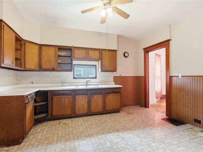 5906 Bower Avenue, Cleveland, OH 44127 Photo 8