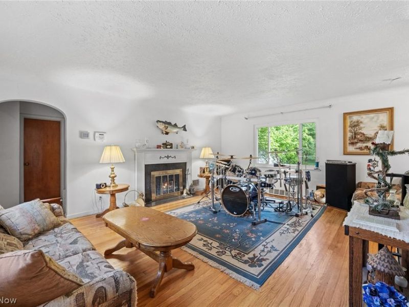 4714 W Ridgewood Drive, Parma, OH 44134 Photo 3