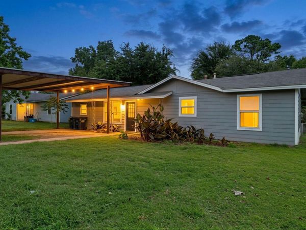 720 Dyer ST , Rockdale, TX 76567