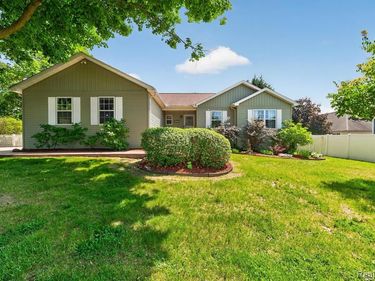 1259 Burgoyne Boulevard, Rochester Hills, MI 48307