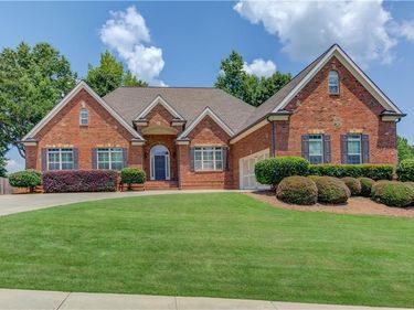 2453 Democracy Drive, Buford, GA 30519