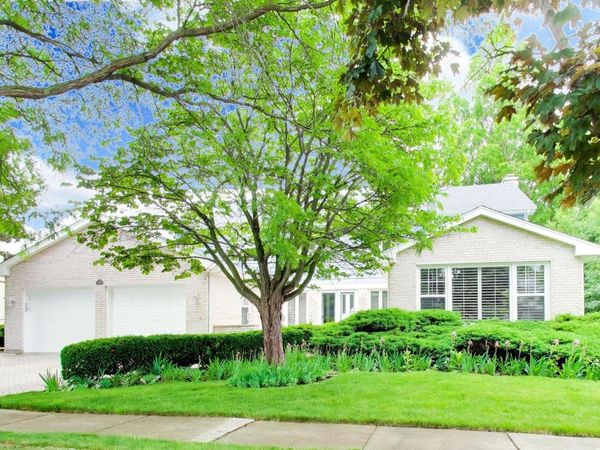 4225 Terri Lyn Lane, Northbrook, IL 60062