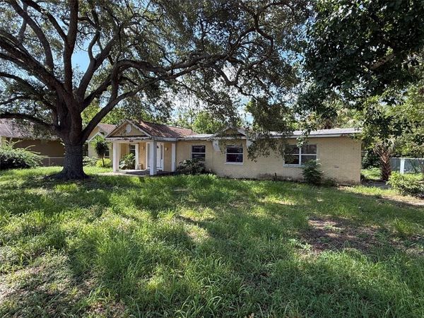 2522 LAKE ELLEN LN , TAMPA, FL 33618