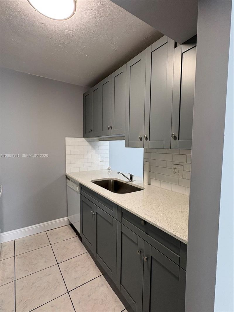 1798 Abbey Rd , Unit 107, West Palm Beach, FL 33415 Photo
