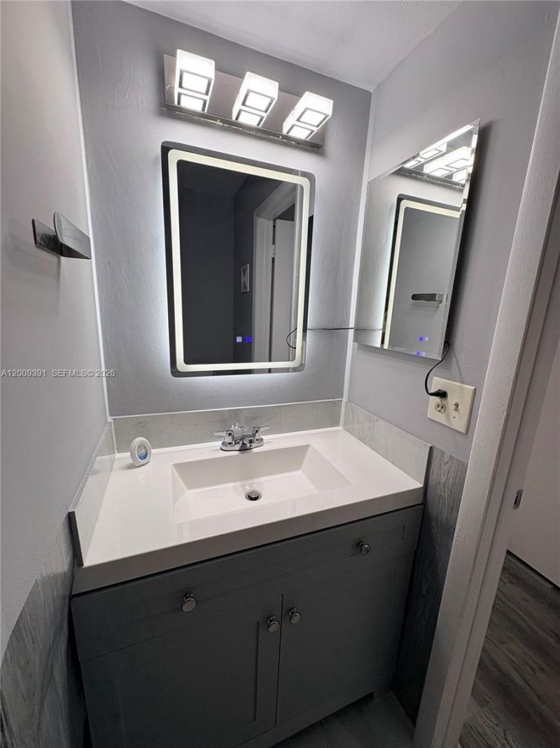 1798 Abbey Rd , Unit 107, West Palm Beach, FL 33415 Photo