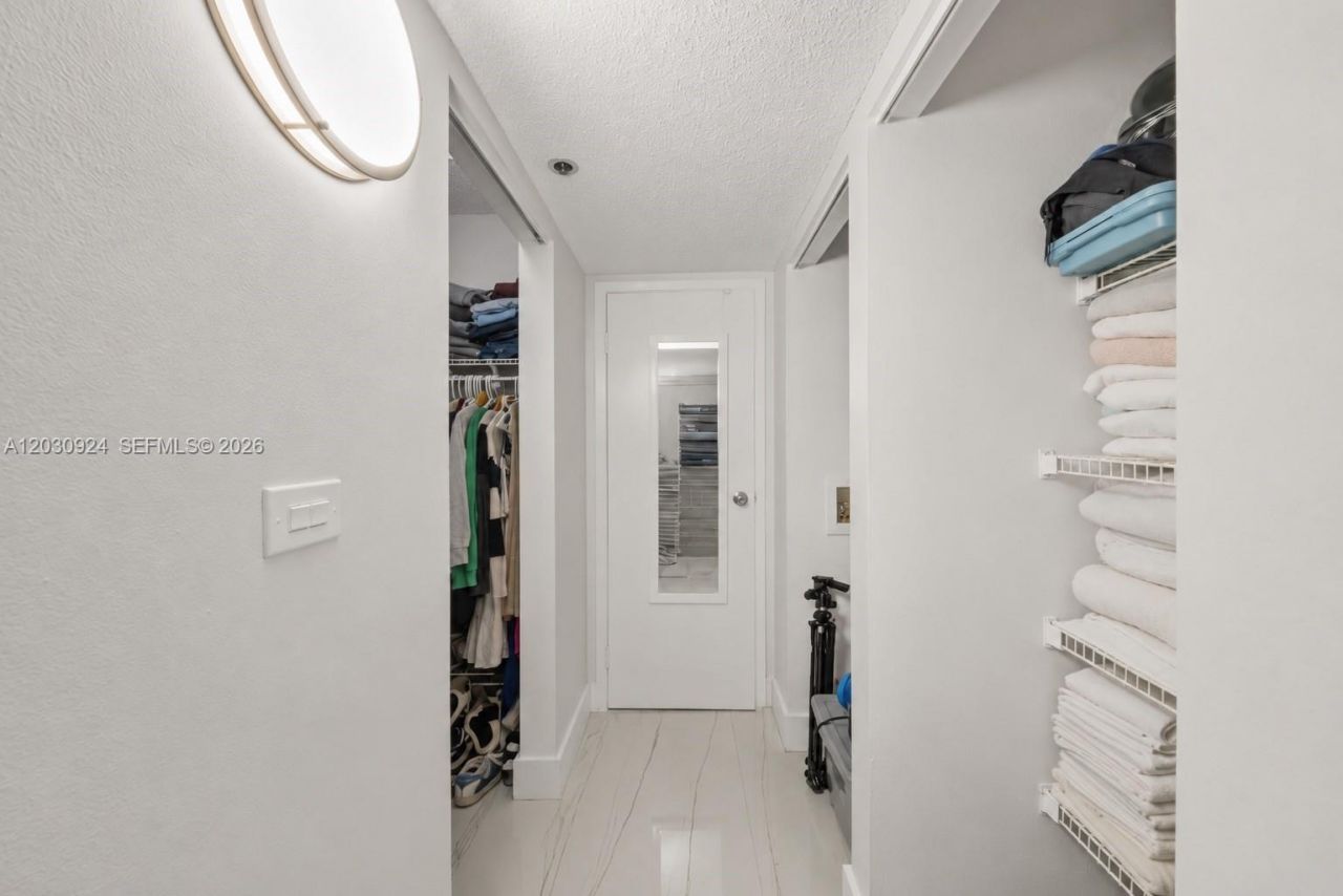 7601 E Treasure Dr , Unit 1710, North Bay Village, FL 33141 Photo