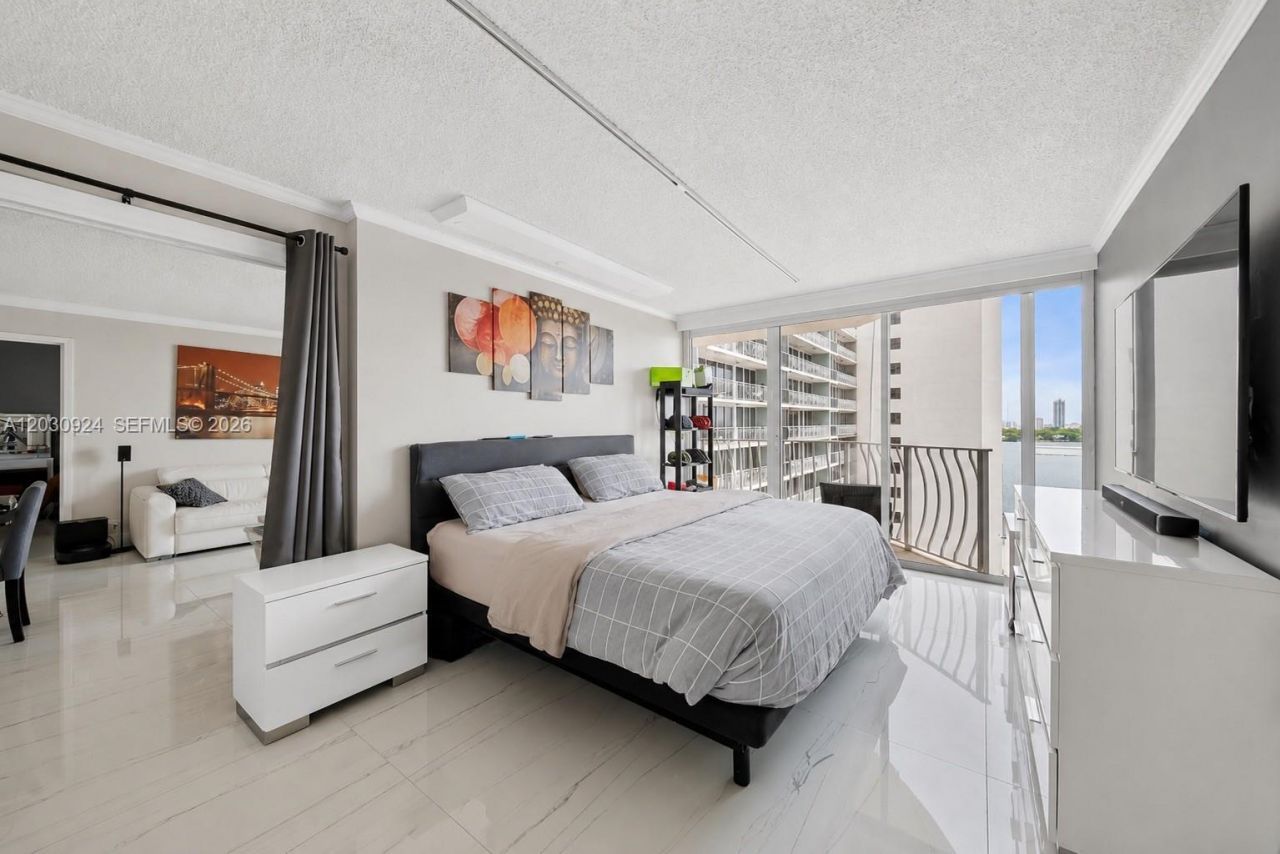 7601 E Treasure Dr , Unit 1710, North Bay Village, FL 33141 Photo