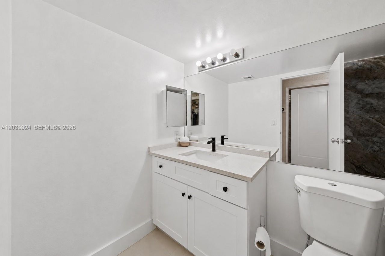 7601 E Treasure Dr , Unit 1710, North Bay Village, FL 33141 Photo