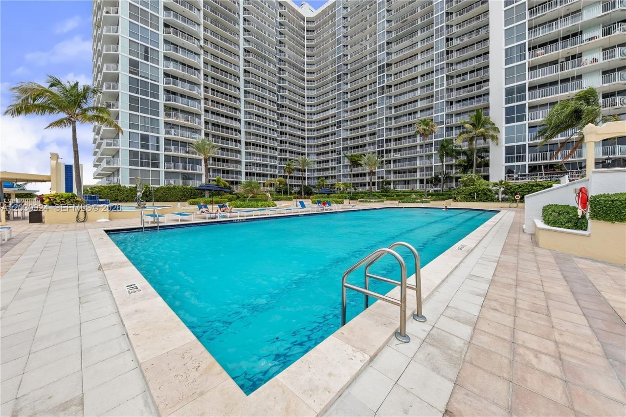 7601 E Treasure Dr , Unit 1710, North Bay Village, FL 33141 Photo