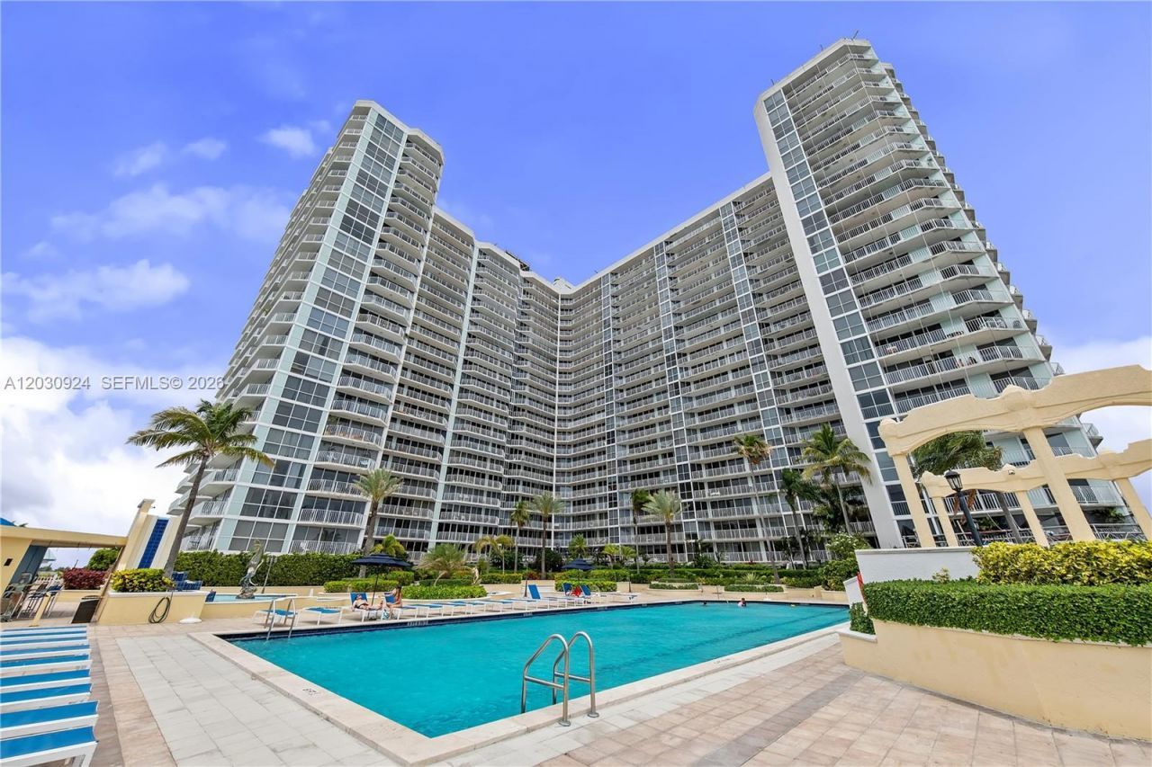 7601 E Treasure Dr , Unit 1710, North Bay Village, FL 33141 Photo