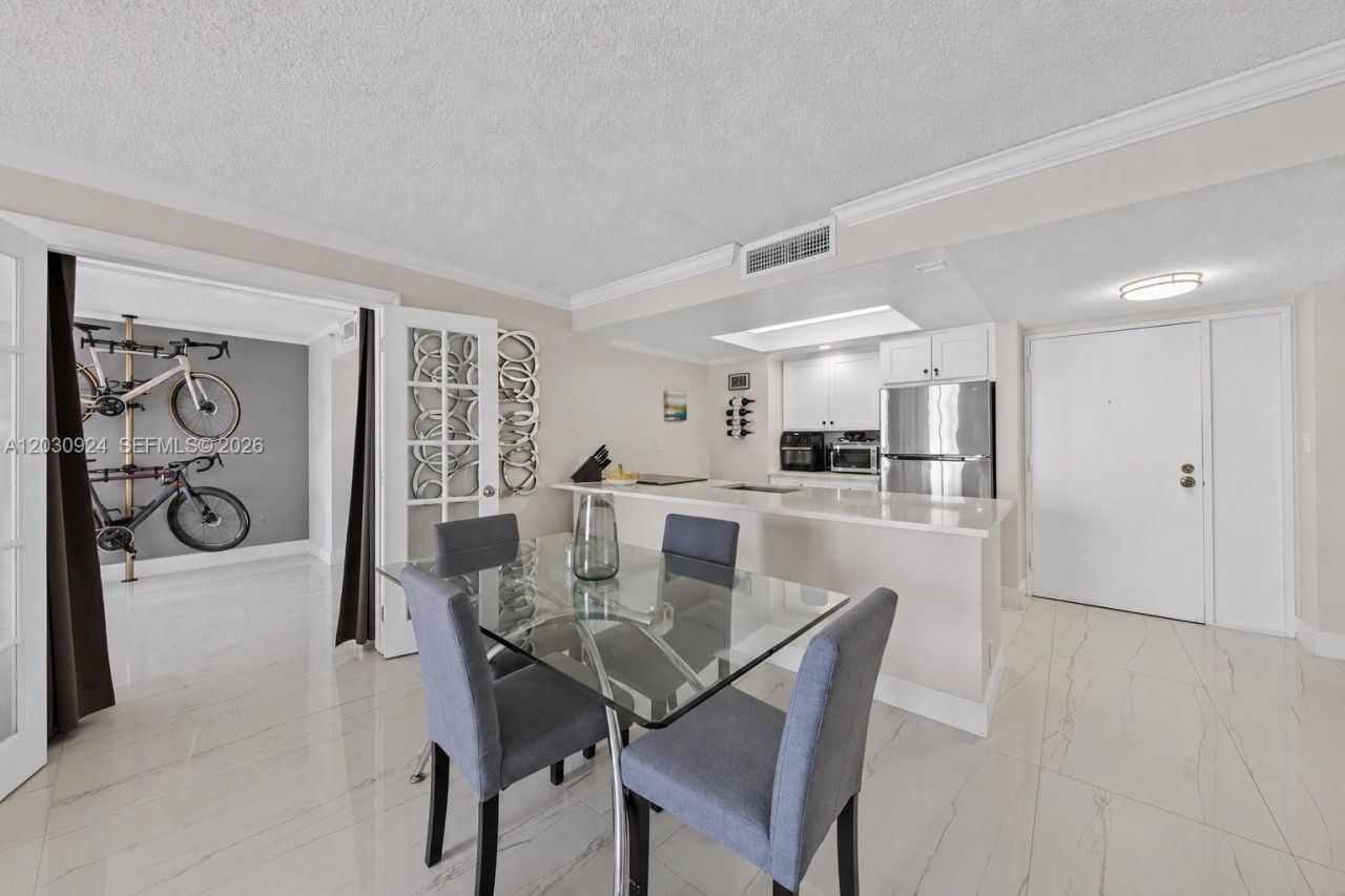 7601 E Treasure Dr , Unit 1710, North Bay Village, FL 33141 Photo