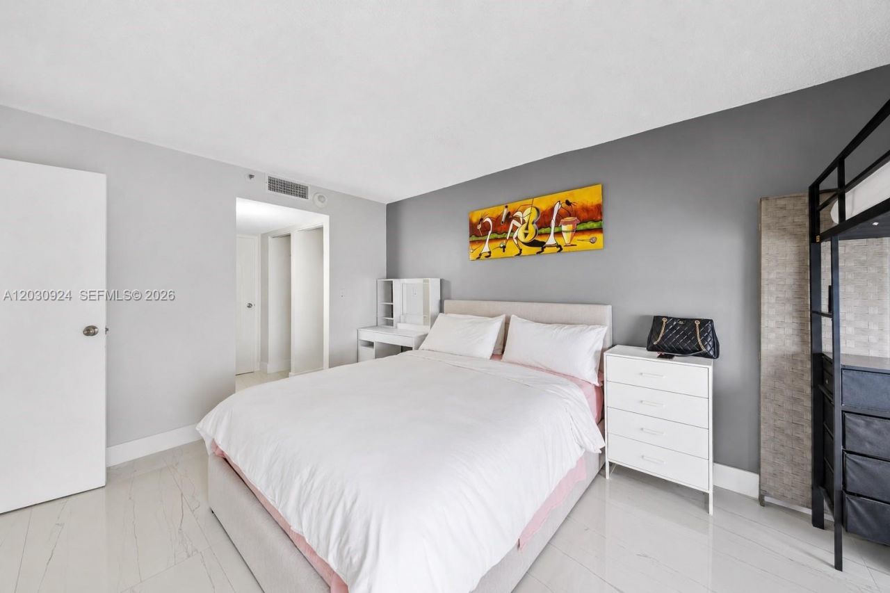 7601 E Treasure Dr , Unit 1710, North Bay Village, FL 33141 Photo