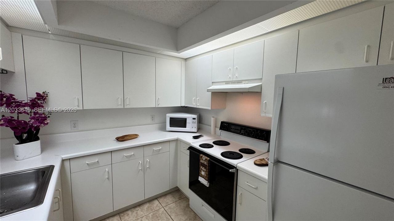 1200 SW 137th Ave, Unit 211E, Pembroke Pines, FL 33027 Photo
