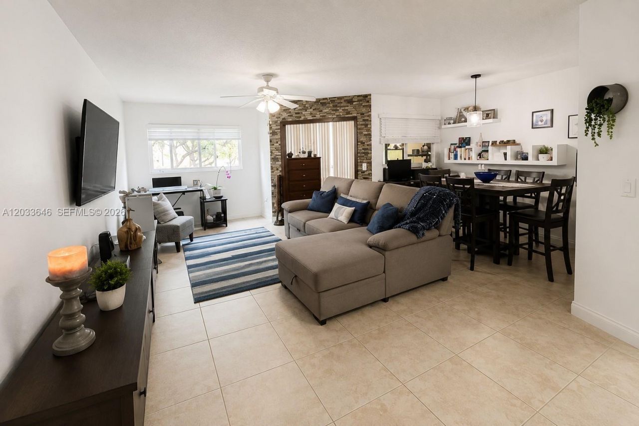 1200 SW 137th Ave, Unit 211E, Pembroke Pines, FL 33027 Photo