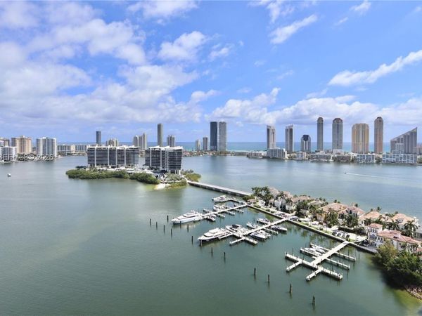 7000 Island Blvd , Unit 2605, Aventura, FL 33160