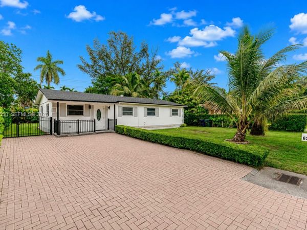 6255 SW 62nd Ct , South Miami, FL 33143
