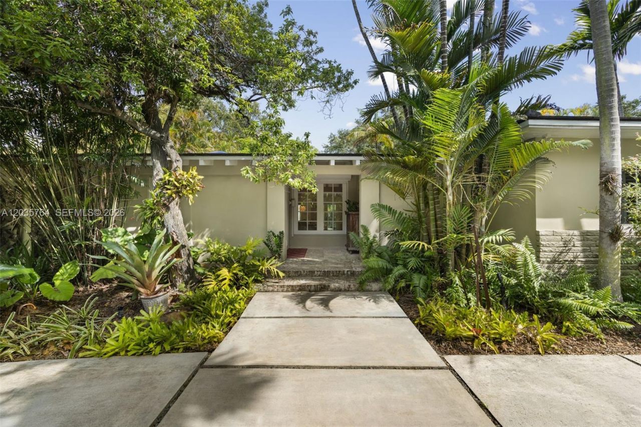 1621 Nocatee Dr, Coconut Grove, FL 33133 Photo