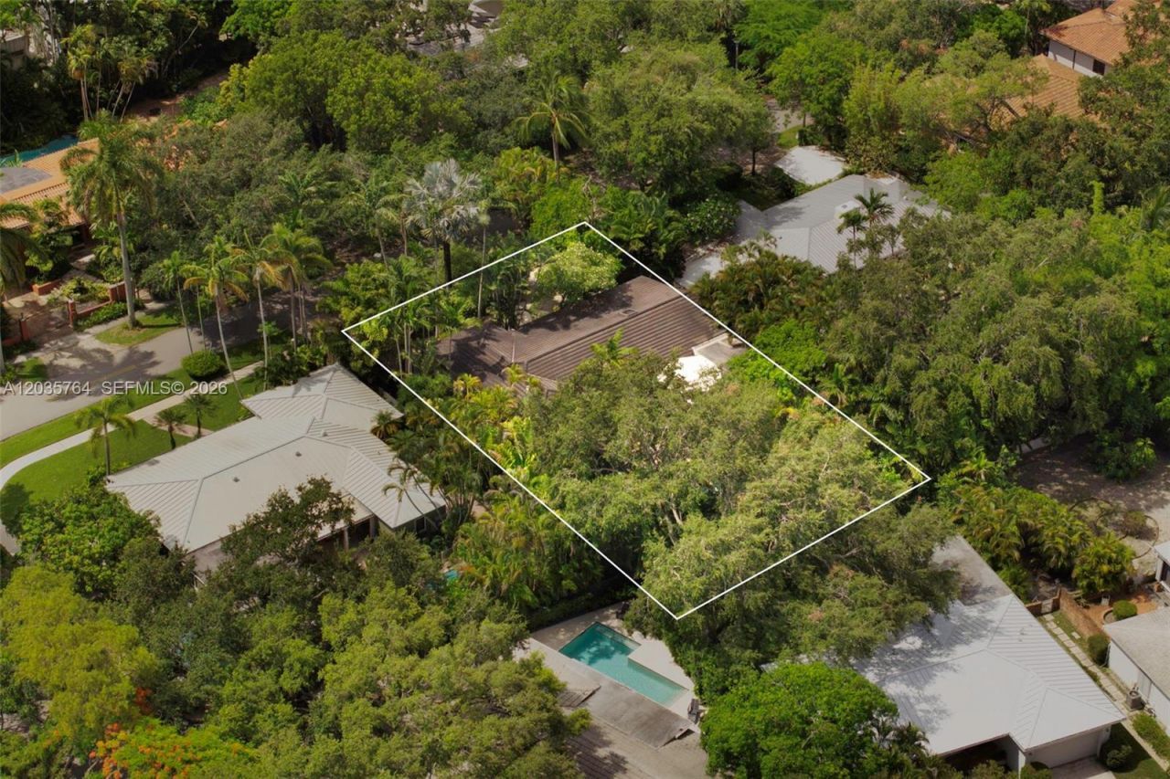 1621 Nocatee Dr, Coconut Grove, FL 33133 Photo