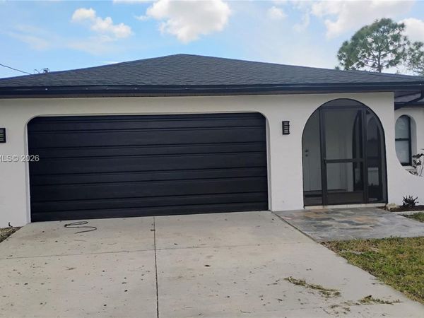 1404 SE 19TH St. , Cape Coral, FL 33990