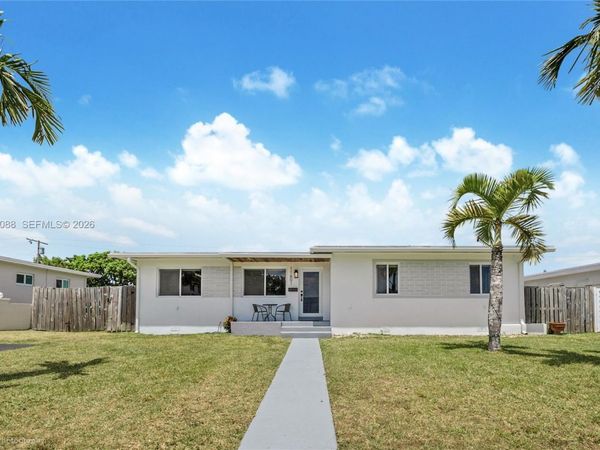 11601 SW 141st St , Miami, FL 33176