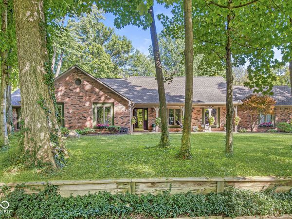 112 Pinehurst Avenue , Fishers, IN 46037