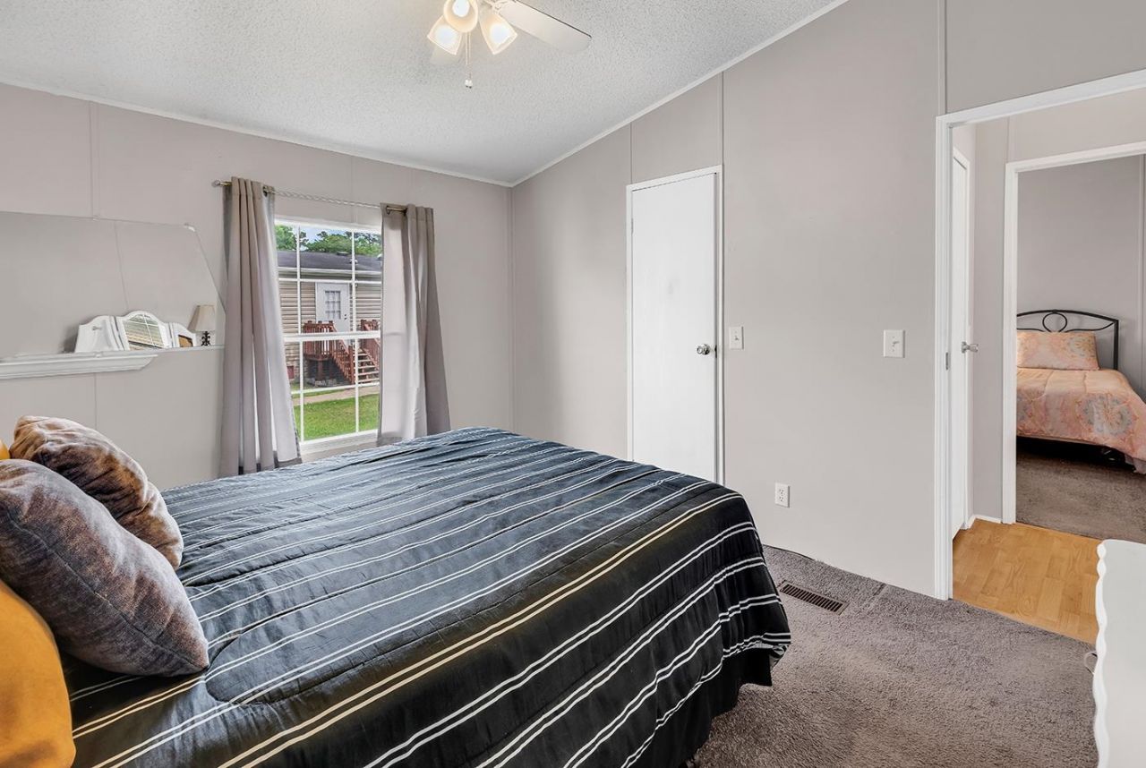 153 Queens Rd.  Photo 24