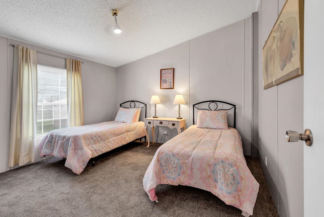153 Queens Rd.  Photo 26