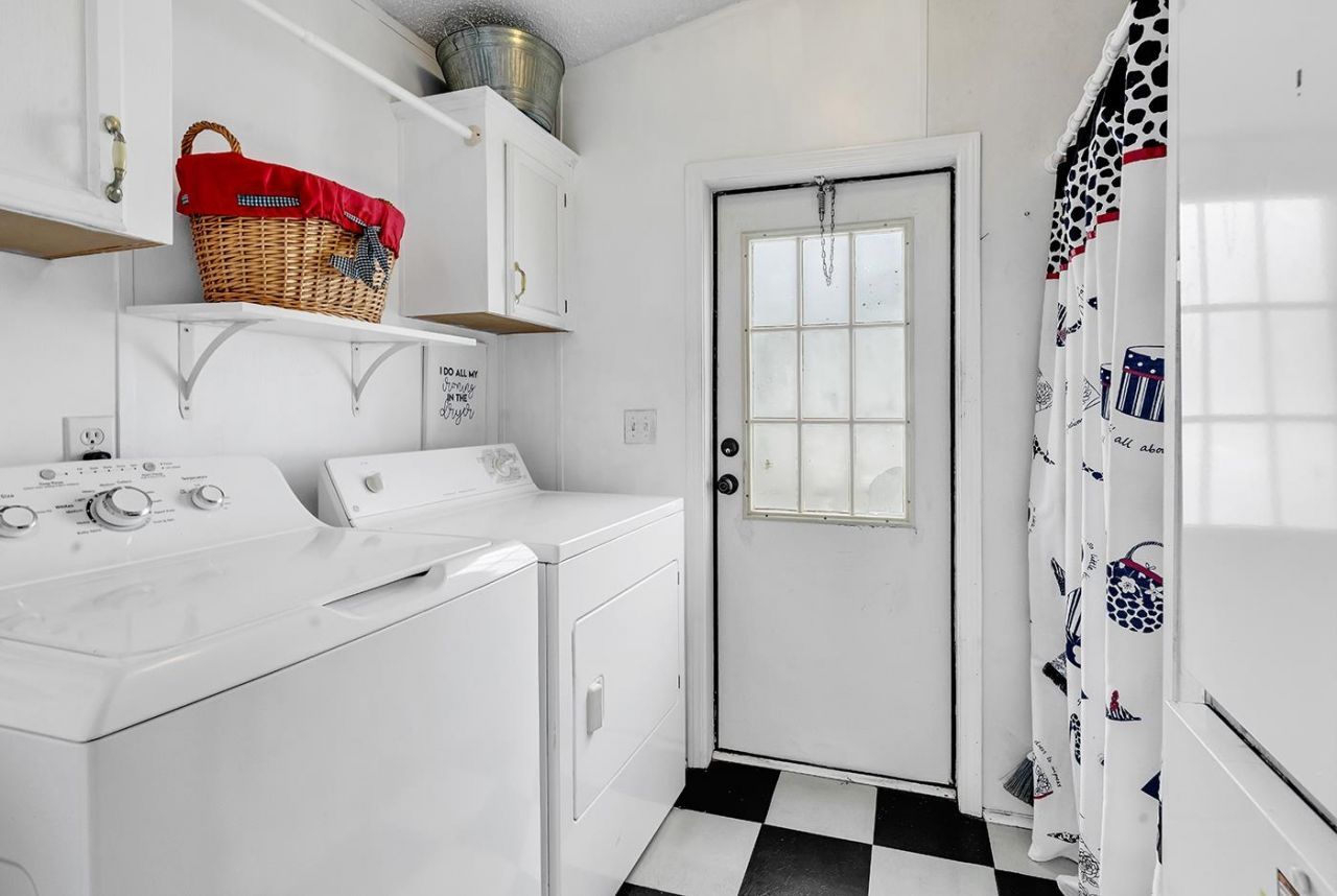 153 Queens Rd.  Photo 33