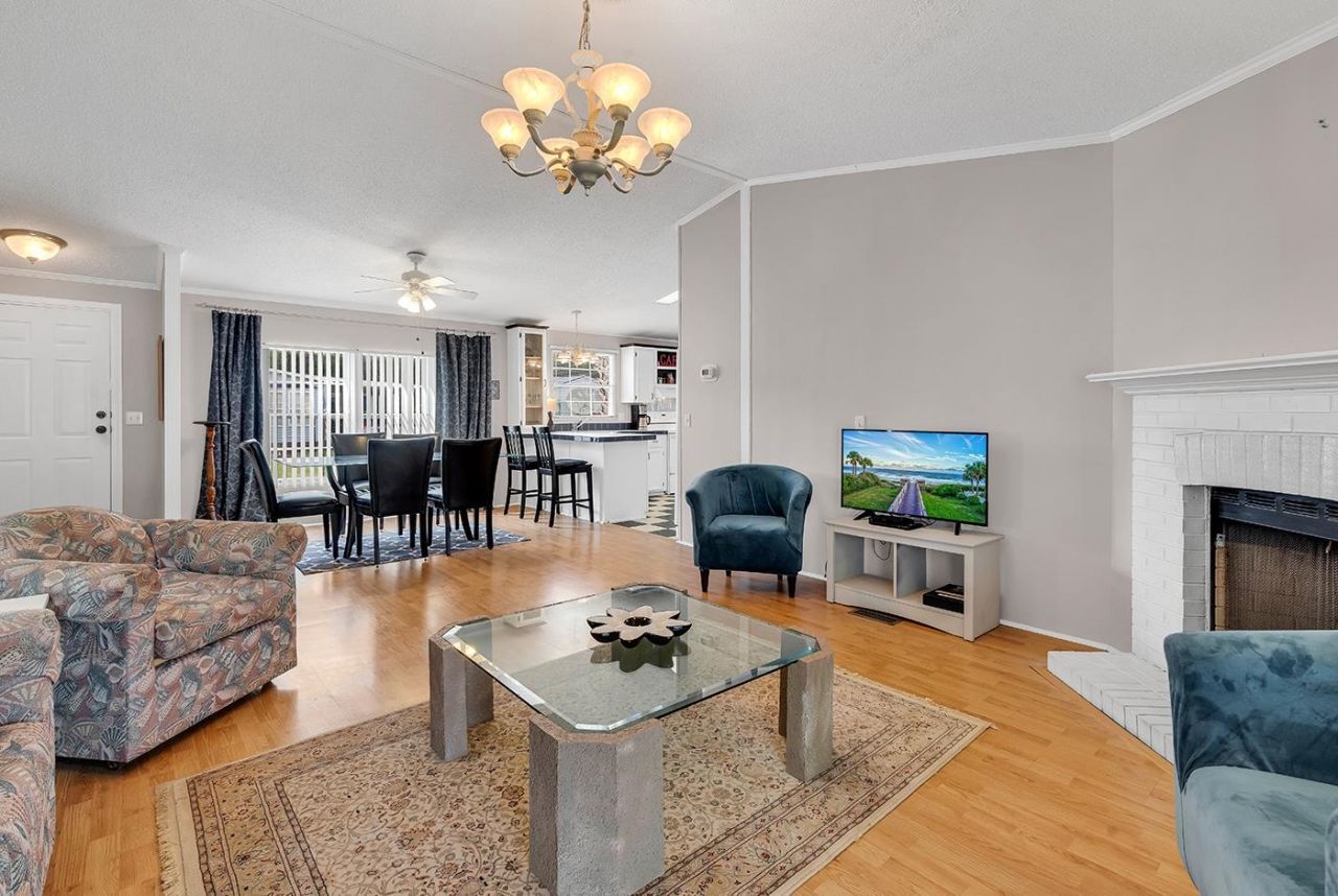 153 Queens Rd.  Photo 4