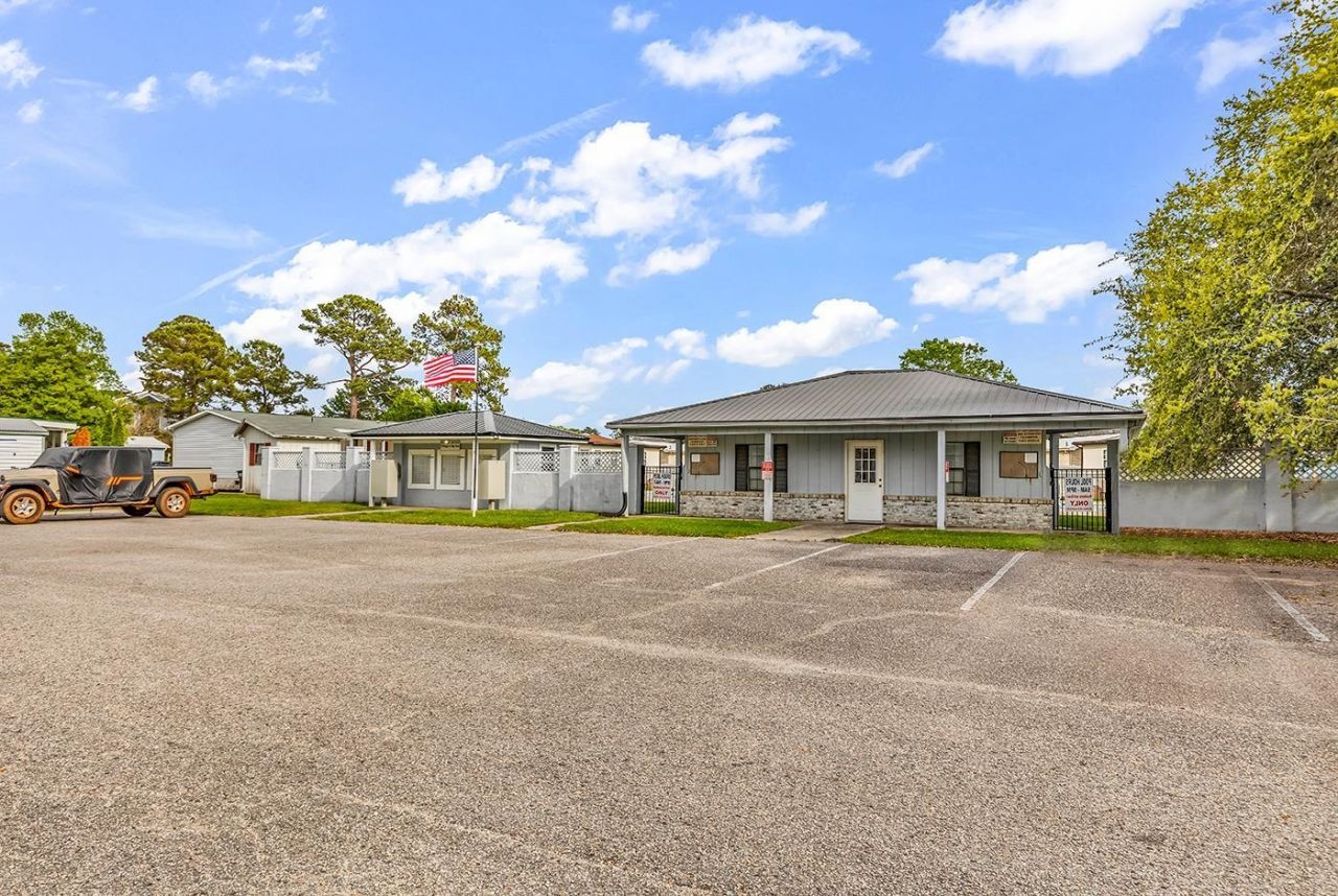 153 Queens Rd.  Photo 46