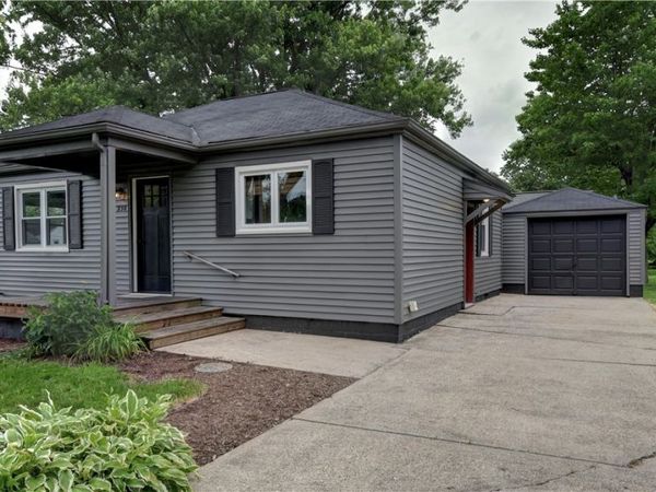 230 5th Street SW, Sugarcreek, OH 44681