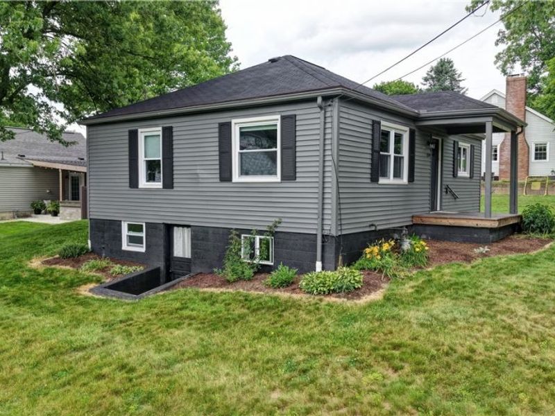 230 5th Street SW, Sugarcreek, OH 44681 Photo 2