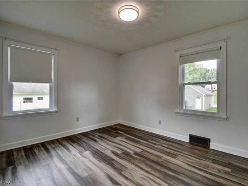 230 5th Street SW, Sugarcreek, OH 44681 Photo 9