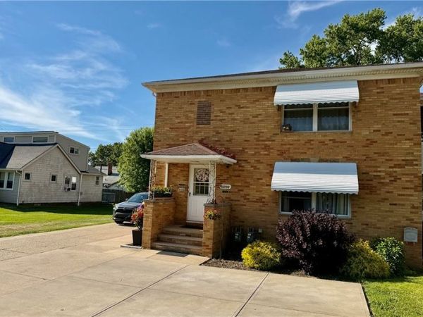 3200 Snow Road , Parma, OH 44134
