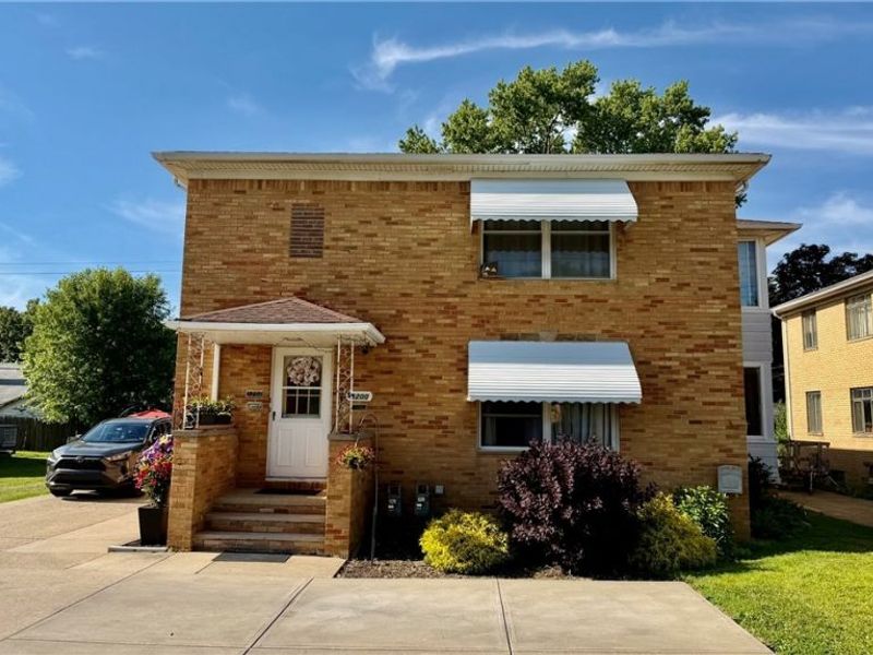 3200 Snow Road, Parma, OH 44134 Photo 2
