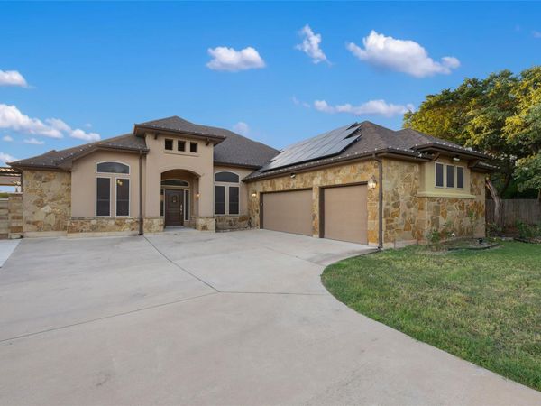 321 Sarahs LN, Liberty Hill, TX 78642