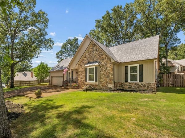 8970 FARMOOR RD, Germantown, TN 38139