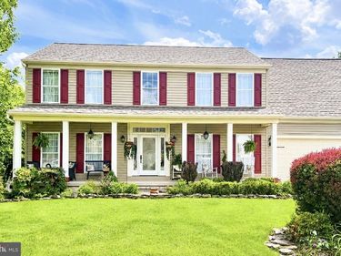 383 EL VISTA DRIVE, HANOVER, PA 17331