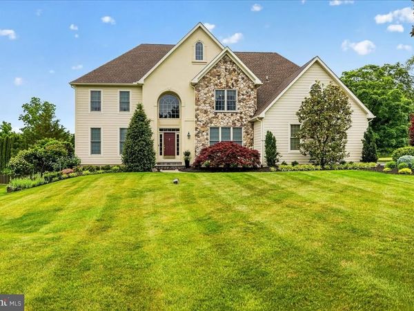 104 WHISPER WOOD COURT , NEWTOWN, PA 18940