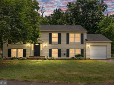 12821 LONGLEAF LANE, HERNDON, VA 20170