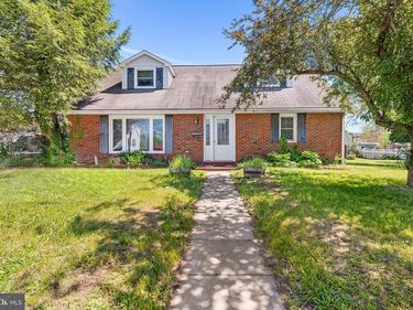 318 WASHINGTON STREET, PENNSBURG, PA 18073