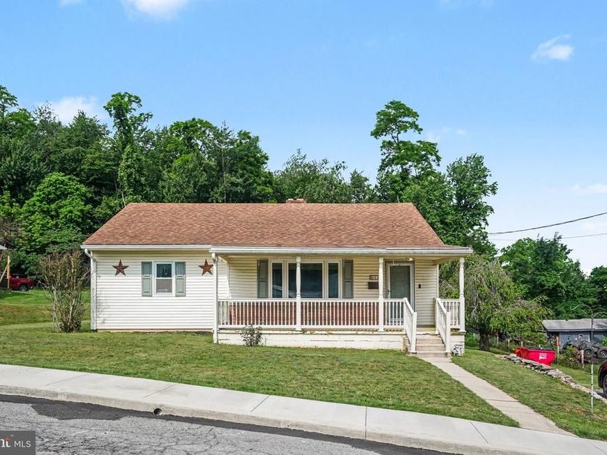 18 Holly Street , Mount Holly Springs, PA 17065 Main Photo