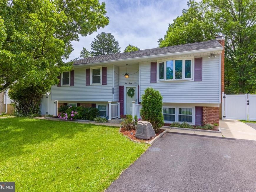 121 E Cherry Hill Road, Reisterstown, MD 21136 Main Photo
